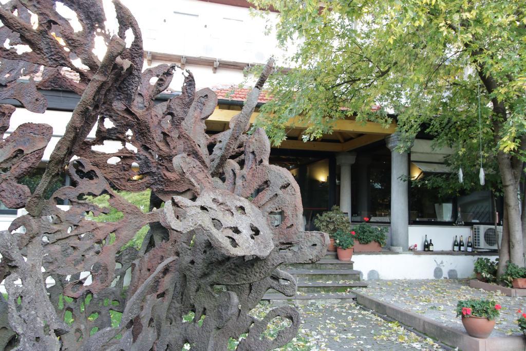Il Giardinetto Hotel Vercelli Exterior photo